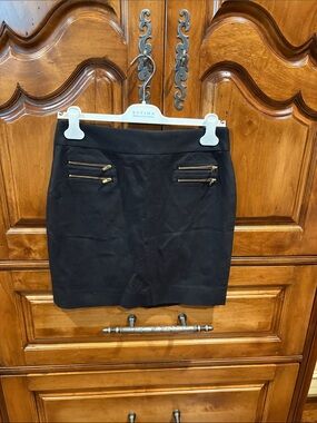 Banana Republic Women’s Black Solid Pencil Skirt Petite Sz 8P Short Zip Closure
